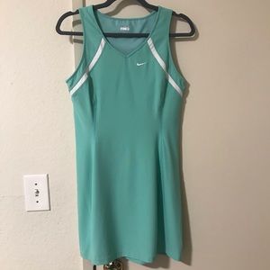 NikeFITBRY Dress (M)